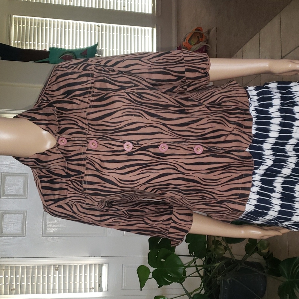 Zebra striped button down shirt/jacket rolled sleeves